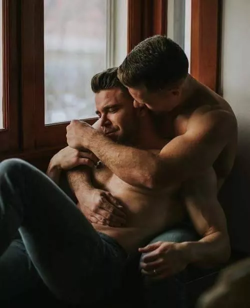 Whispering on his ear posted by MarsNirgal