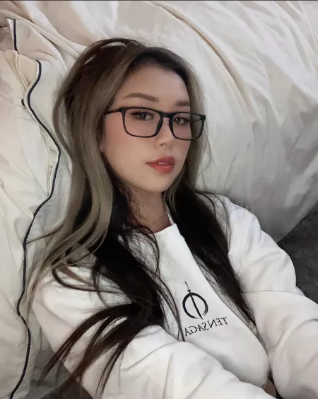 White by WetAzzPuzzy