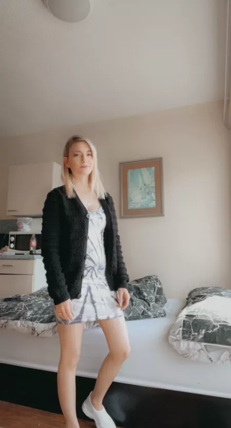 White and black by GlitteringTown2