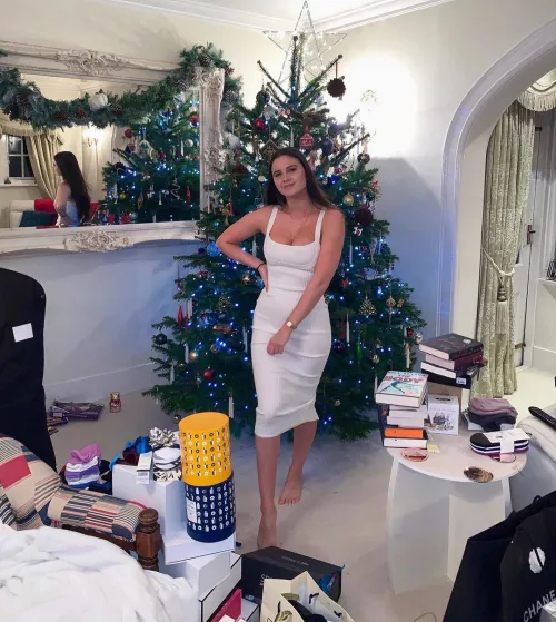 White Dress by civilrainy