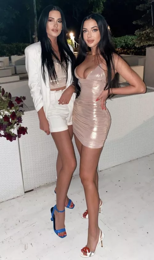 White or shiny? by round_plastic