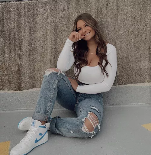 White shirt by whoomp86