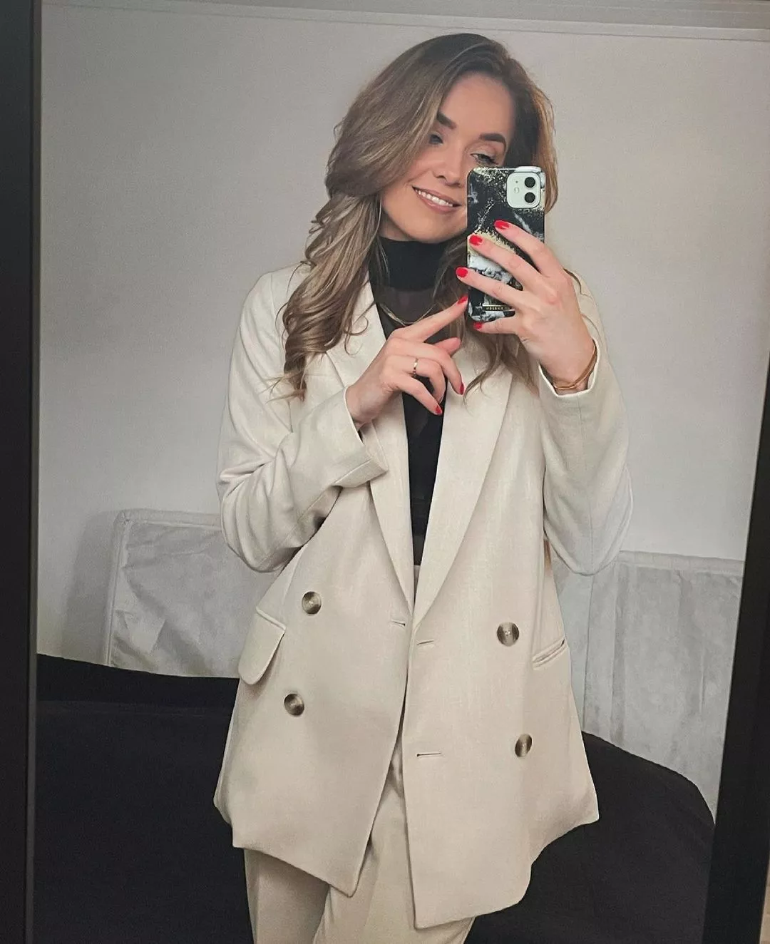 White Suit posted by BOOOOOOOBIES