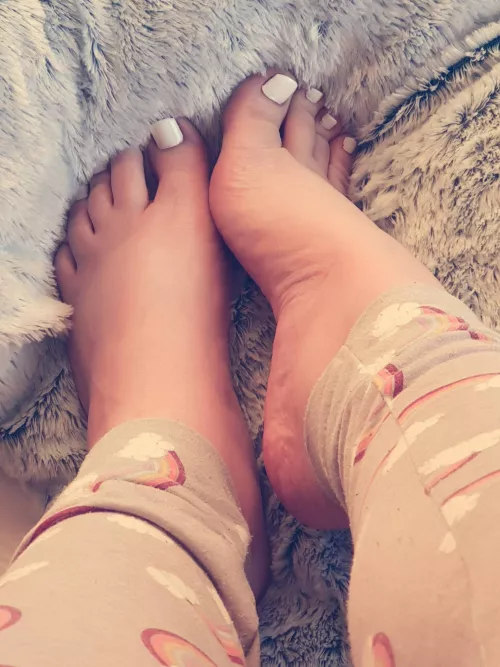 White toes and arches are the best combo, don't you agree? by Mistress_ally_SA