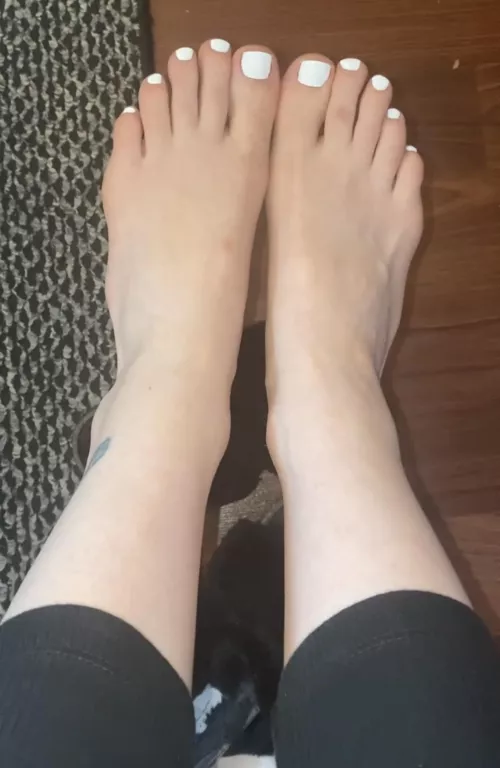 White toes are my favorite 🥰 by icyyprincesss