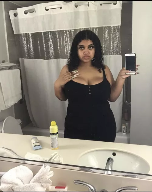 Who also loves long nails? by Silly_Pride_2150