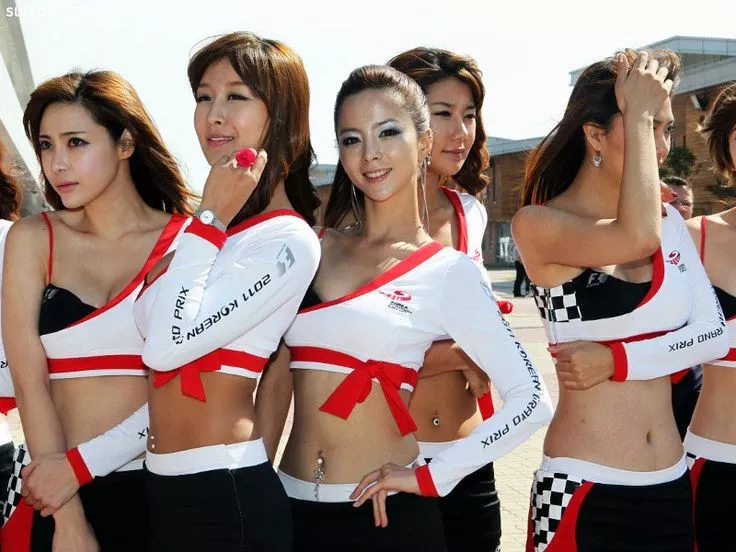 Who are the models in this picture from the 2011 Korean GP? posted by JT810