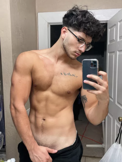 Who can I bust on by champvgnetears