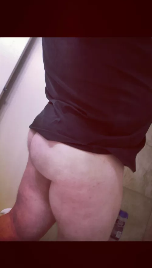 Who can stretch me? by bootynjuggs