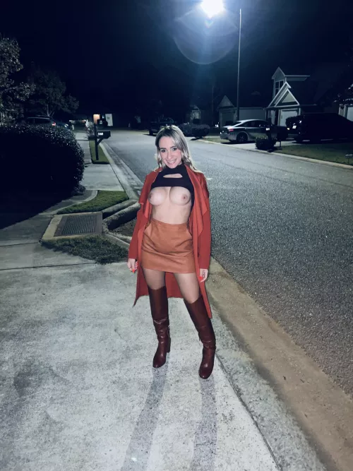 Who cares who sees by Yinbebecita