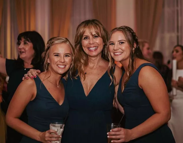 Who do you think is eating whose pussy? And who is taking the most dick? by zekebrown345