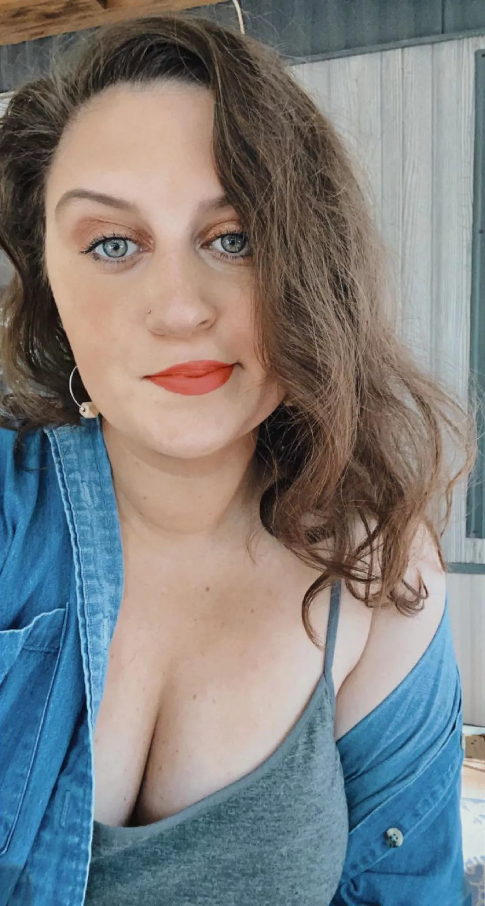 Who doesn’t enjoy a pop of color ✨ posted by twistedpear22