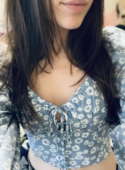 Who doesn’t love a cute crop top? 😊 by miverva13