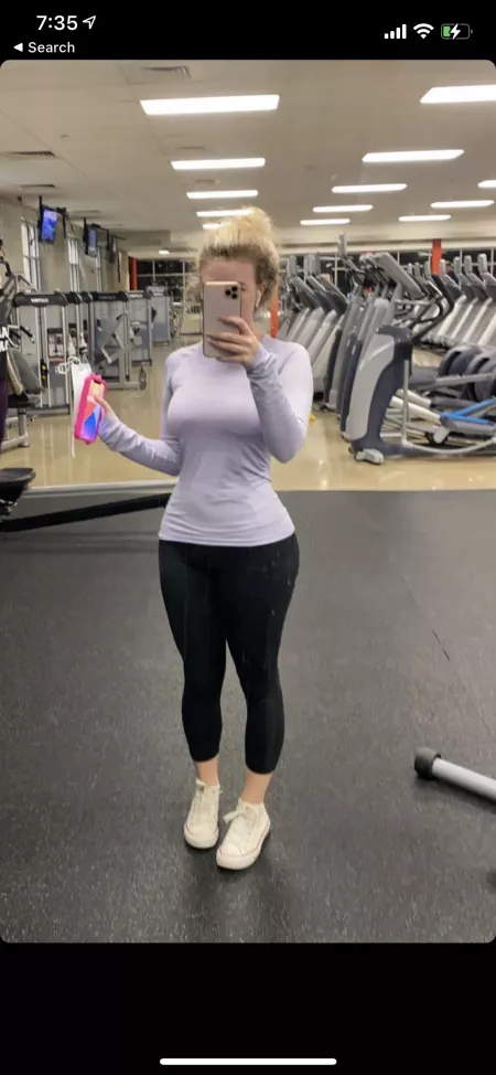 Who doesn’t love Converse? 🤷🏼‍♀️ by realprettyangel