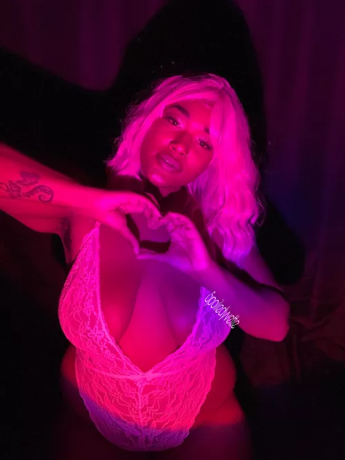 Who doesn’t love hairy armpits by 420_spice