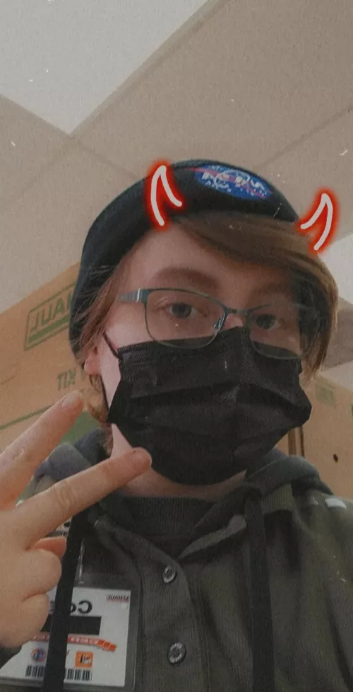 Who else has to be big for work today? Is no fun :< by Edwail