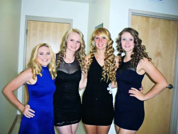 Who gets bent over in the bathroom? by tossawy135