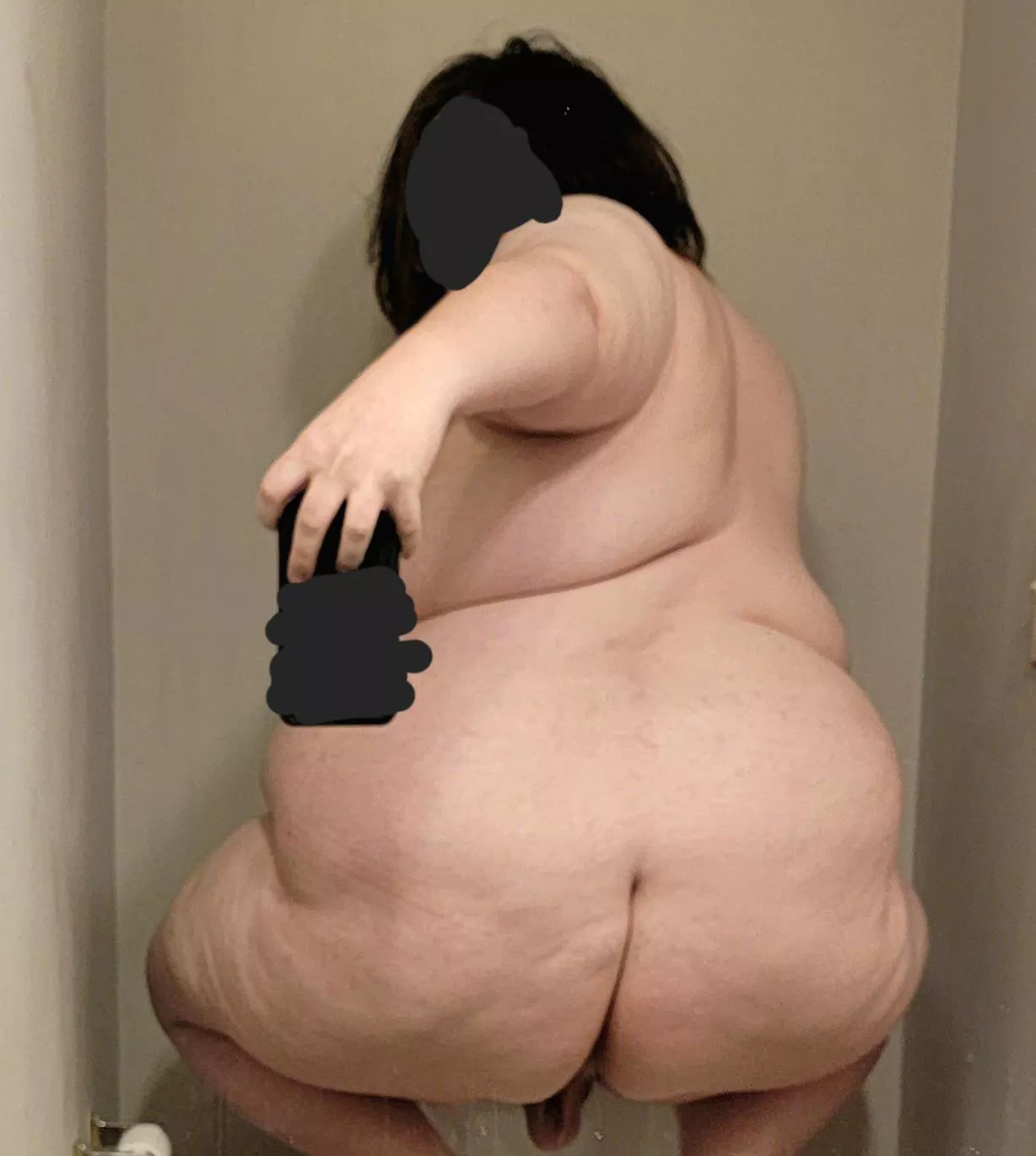 Who has a place for me to sit? 😜 posted by LengthinessFlat475