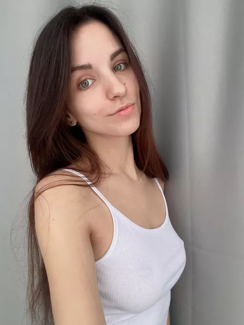 Who here appreciates smaller chests with no bras? 💗 by lisa_joyce