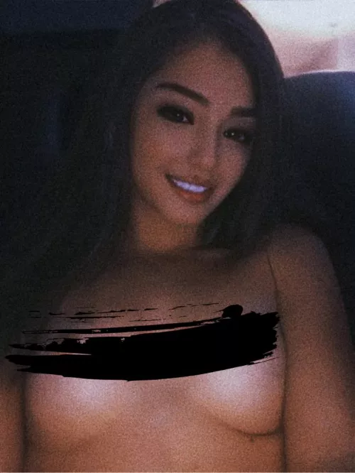 Who here has weird kinks ? I can’t be the only one :( by mangoboop