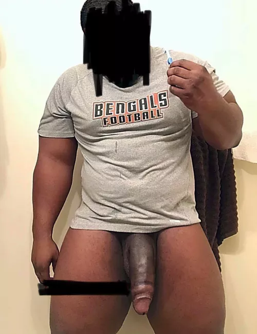 Who here likes big boys? by CanIBorrowUrWifePls