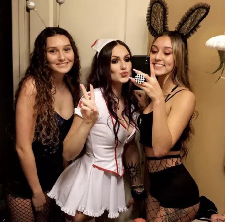 Who is getting banged at the party? [3] by someprivatetime