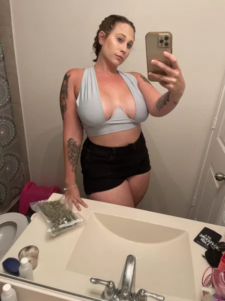 Who is going to pound my wife? by Mywifelikesitbig