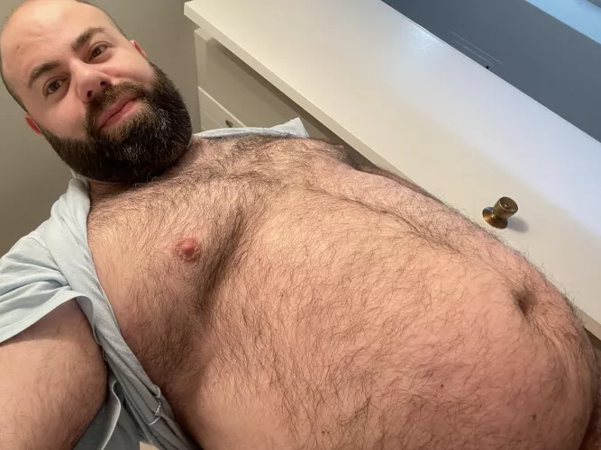 Who is in mood to rub a belly? 😈 by canadianbearxxx