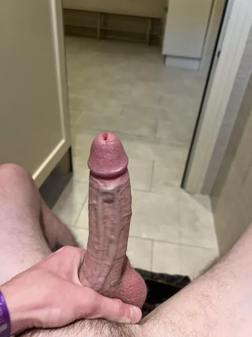 Who is joining me in the gym toilets? by throwawayhypn0