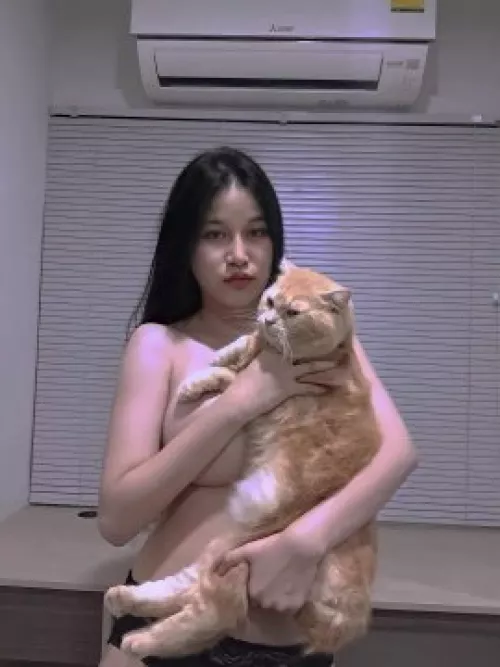 Who is she by Plane-Technology-432