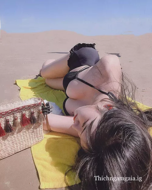 Who is she? by diakski