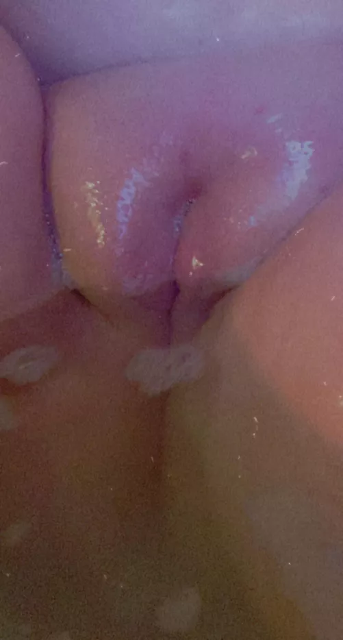 Who likes a chunky cameltoe pussy 😈 by Gypsy_heart_