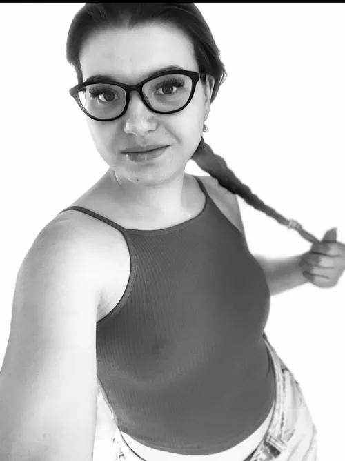 Who likes black and white by summerpeachxox