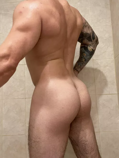 Who likes bubble butts? by milesblu