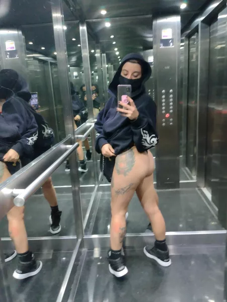 Who likes elevator photos?? 😈🔥 by nohagaslio