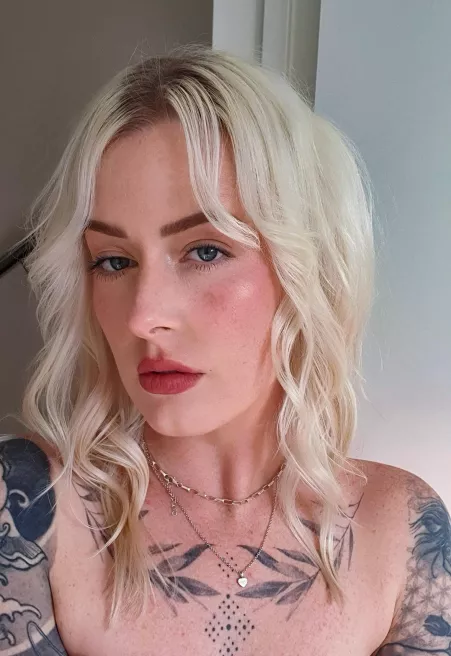 Who likes girls with freckles and tattoos? 😇 by deebee_27