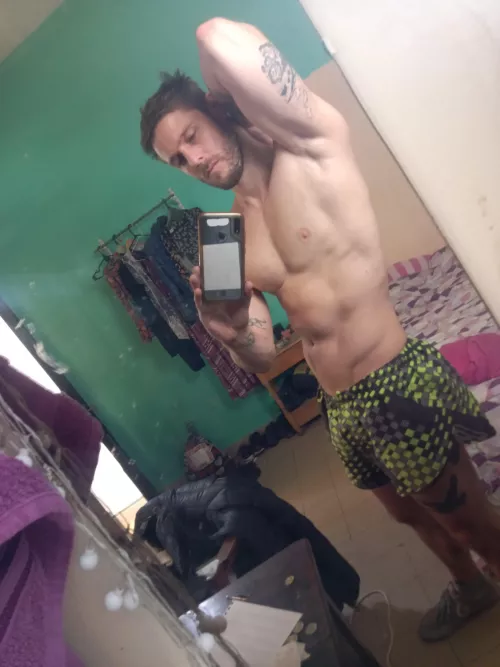 Who likes muscular armpit? by aiasar