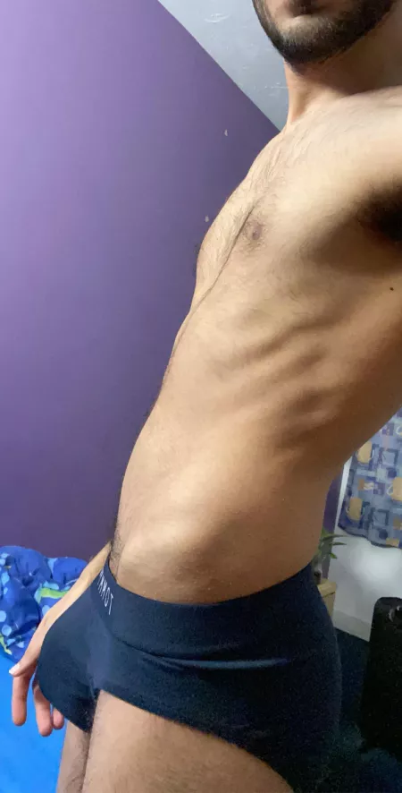 Who likes my briefs bulge? 😏 by Clozapine99