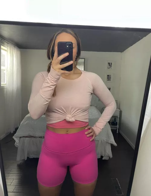 Who likes pink? by HellaciousBass