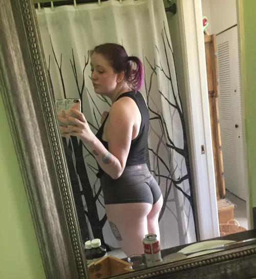 Who likes short shorts? We like short shorts! by VioletFonce