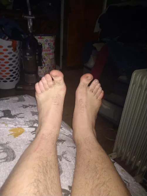 Who likes size 15 feet 😈 attached to fat white 🍑 by Mikehawk1997devol