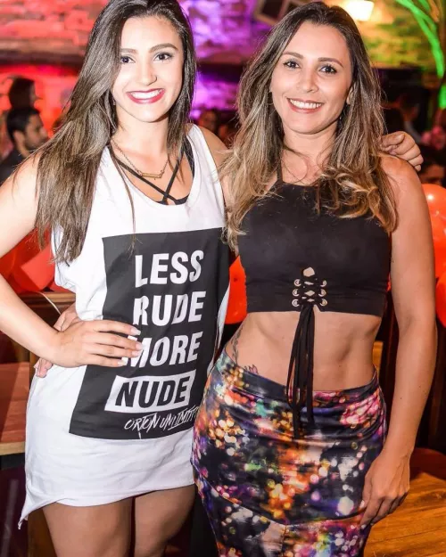 Who likes skinny daughter and mother? by Fine-Statistician260