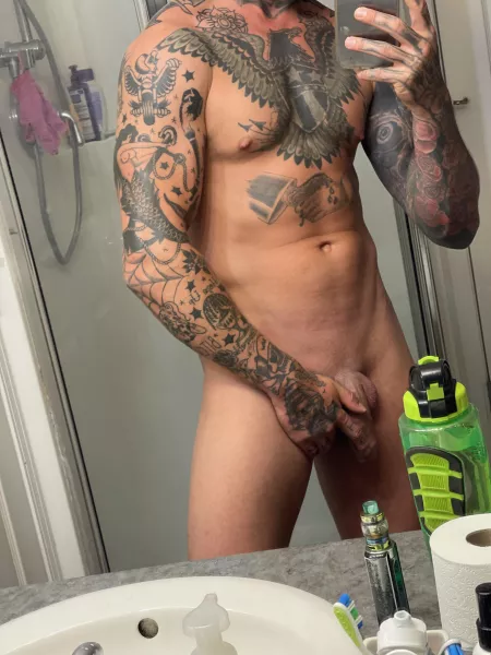 Who likes tattoos ? [M] by kingsbabyxoxo