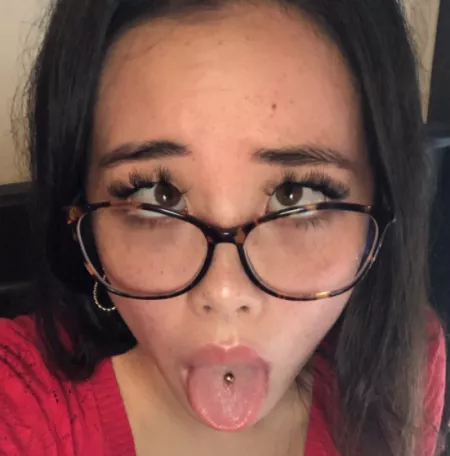 Who likes the glasses :3 by kiratakahashii