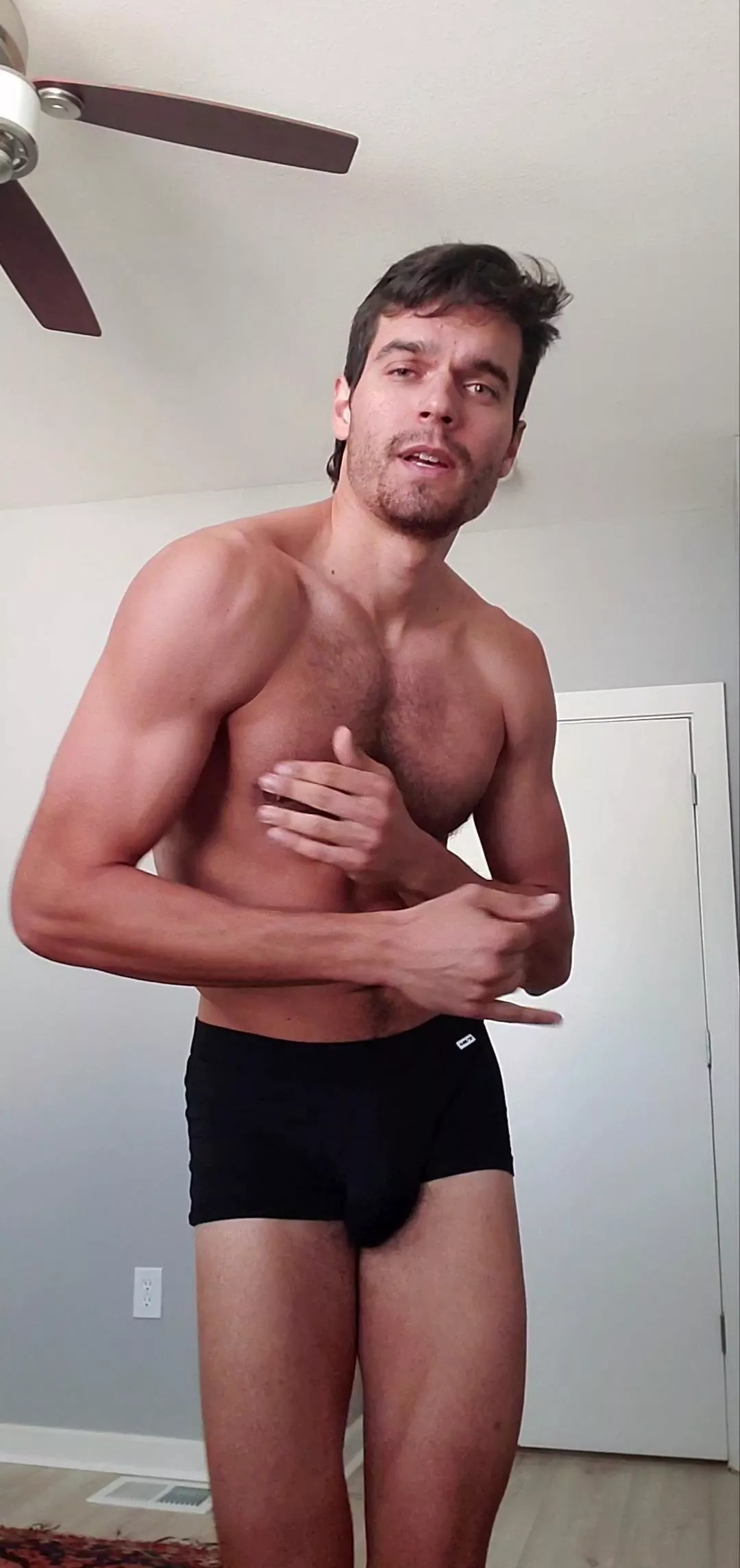 Who likes to dance? More in profile. posted by Hengst8