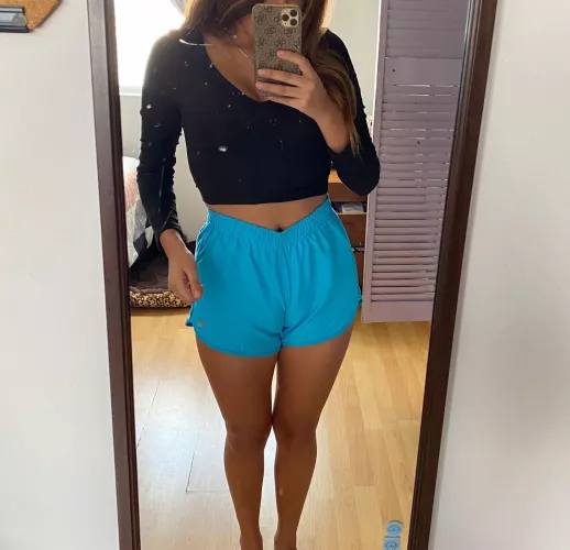 Who loves a sweet cameltoe🥰🤎 by sophia_dlg