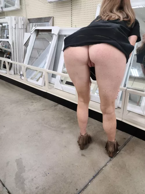 Who loves mirrors? by picklexpoison