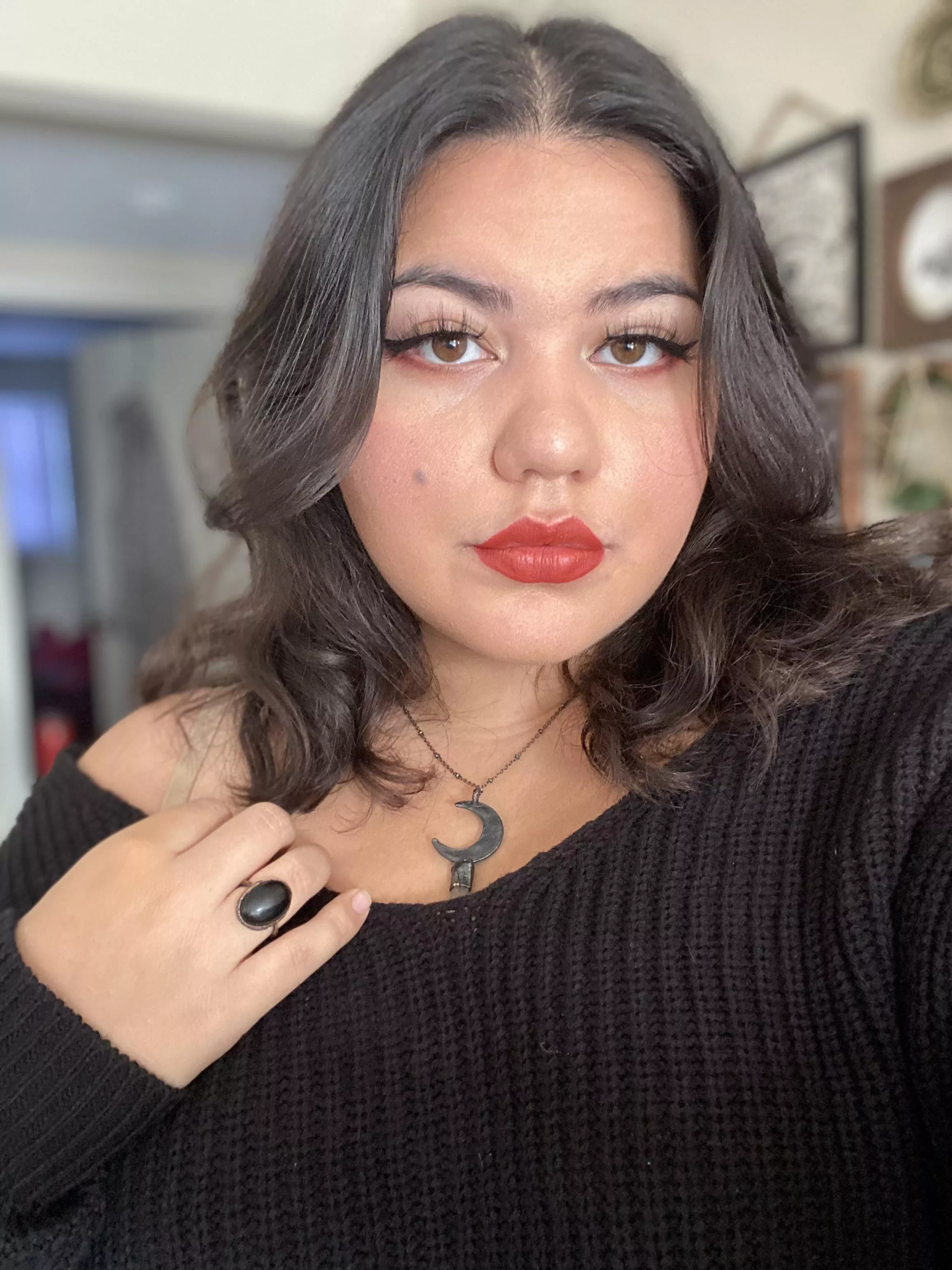 👻🖤 who loves witchy girls ? posted by Horror-bby-666