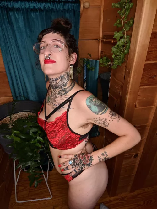 Who loves women with dark hair? by Blueocularfiend