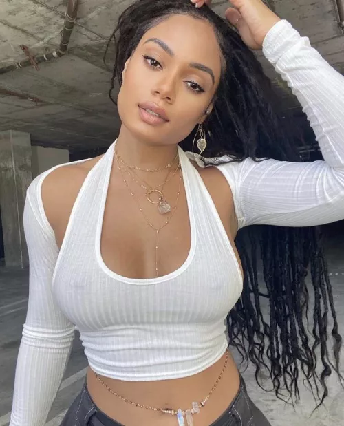 Who needs a bra anyway ☺️ by goldxsoul